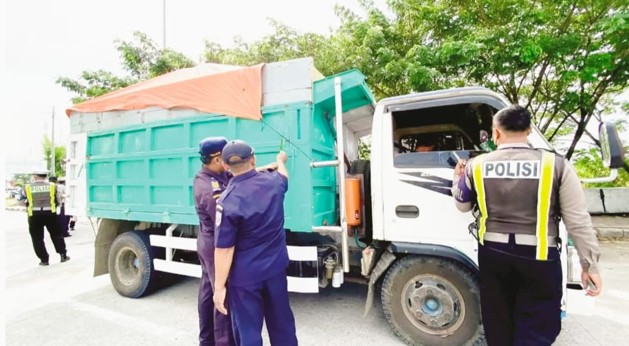 Polisi Gencarkan Sosialisasi Aturan Truk ODOL